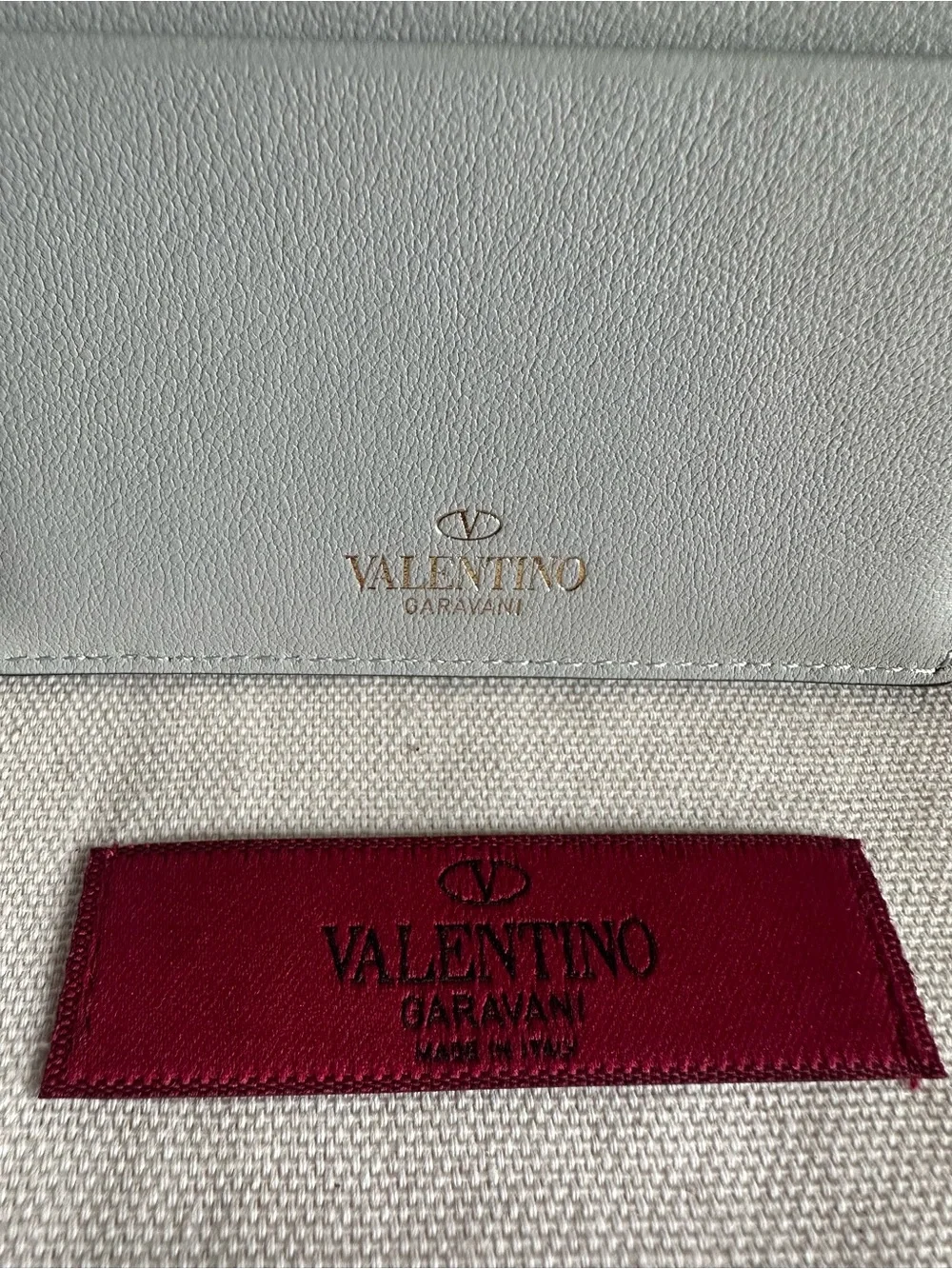 NWT Valentino Garavani Rockstud Light Grey Leather Card Holder Full Set